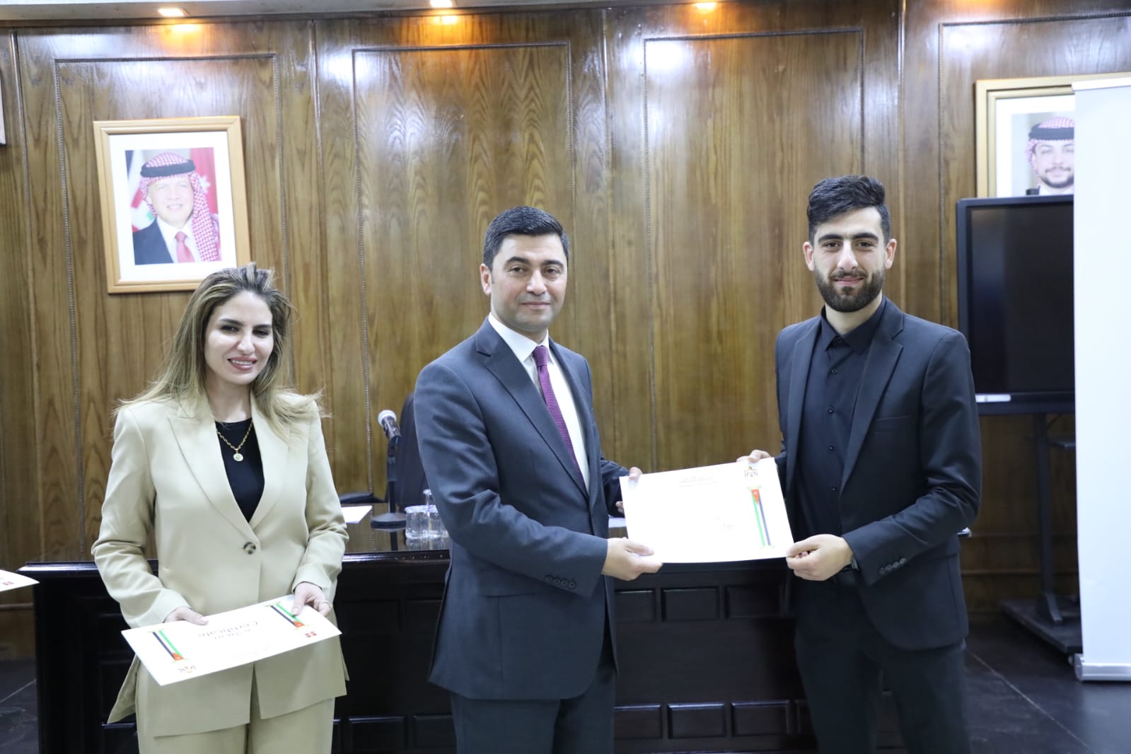 Madar Al-Saa Images 0.559934712462535