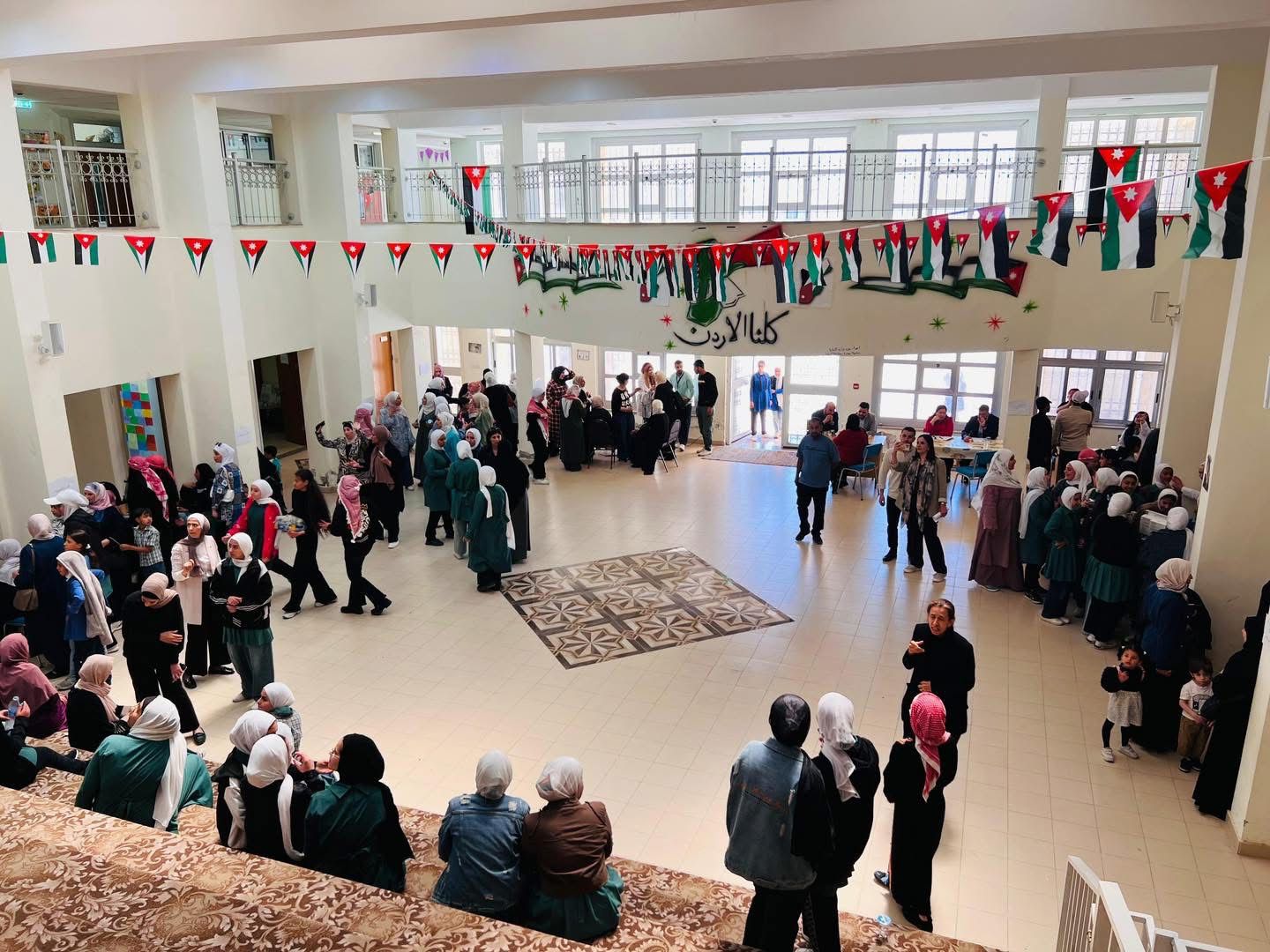 Madar Al-Saa Images 0.4114897944583148