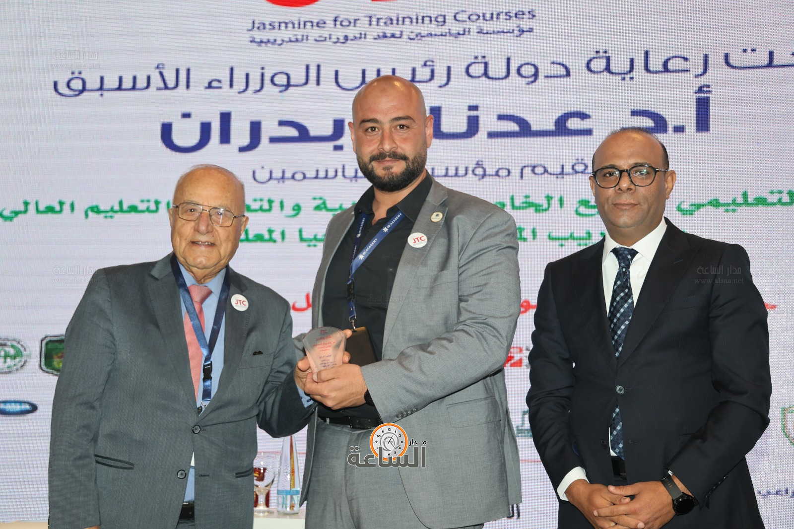 Madar Al-Saa Images 0.15427134691328226