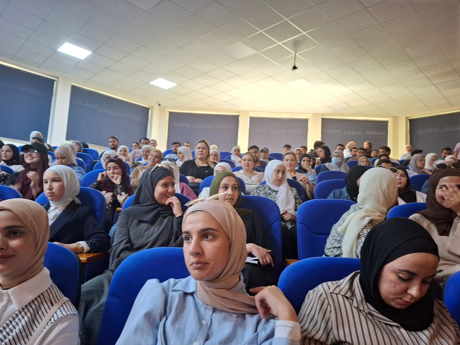 Madar Al-Saa Images 0.4778154251767134