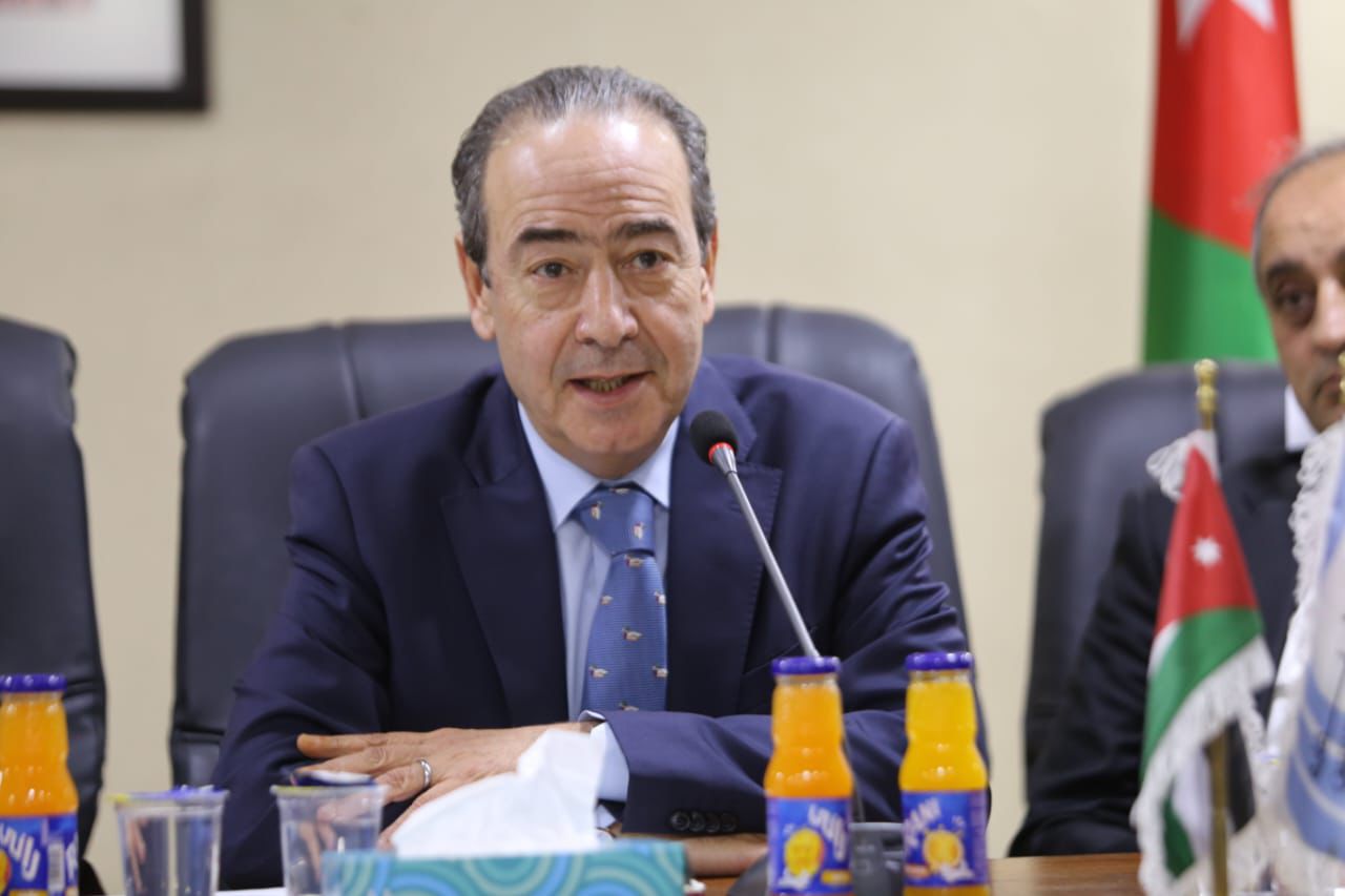 Madar Al-Saa Images 0.2569041908249726