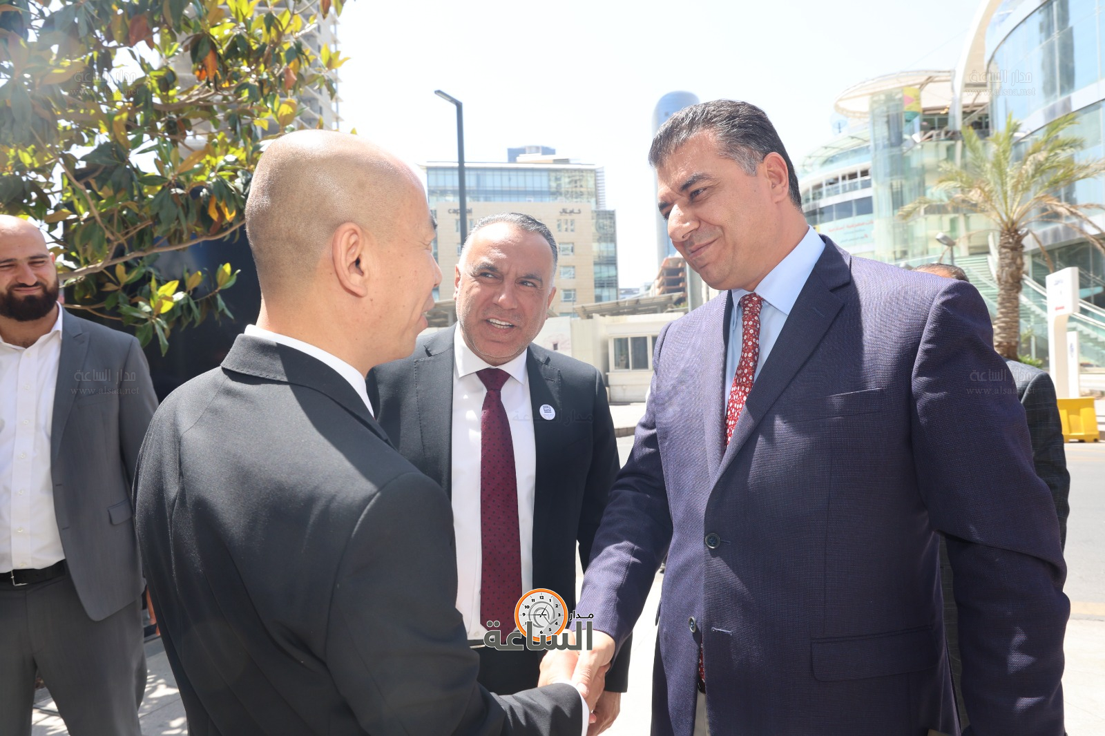 Madar Al-Saa Images 0.1325767673751146