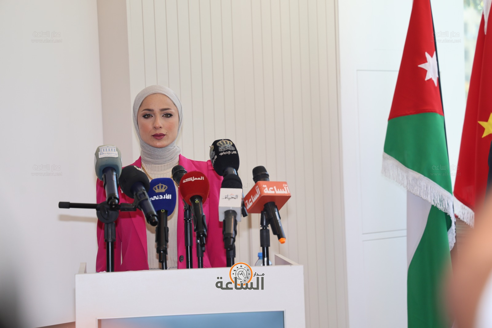 Madar Al-Saa Images 0.10285103491663394