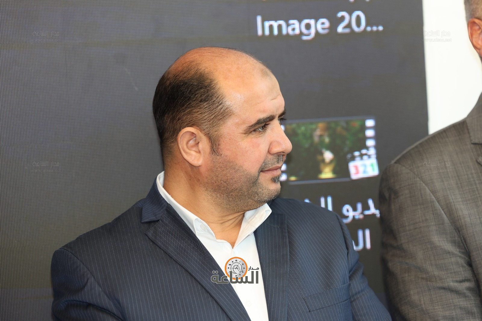 Madar Al-Saa Images 0.48934250343035135