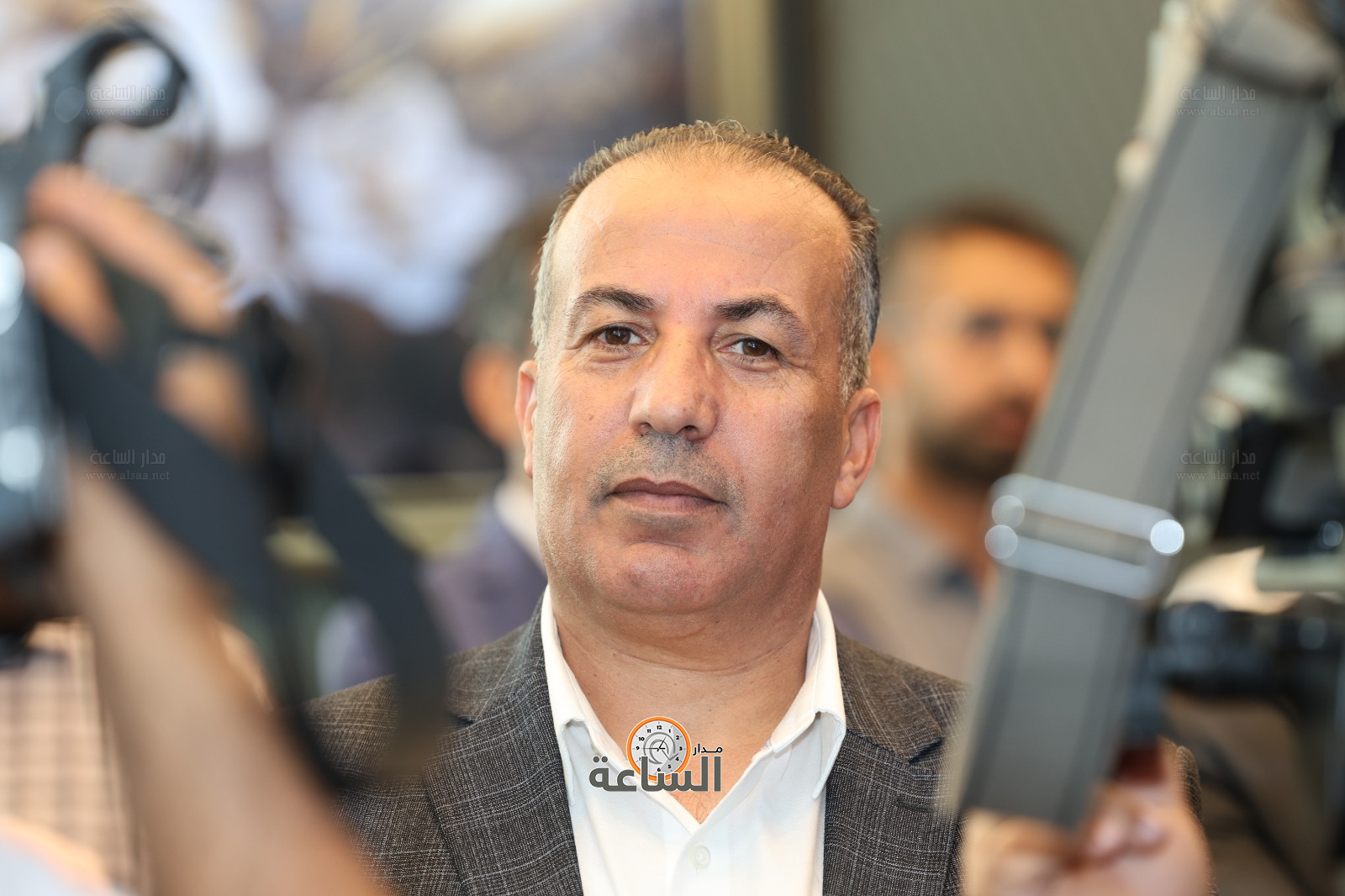 Madar Al-Saa Images 0.6168623541604933