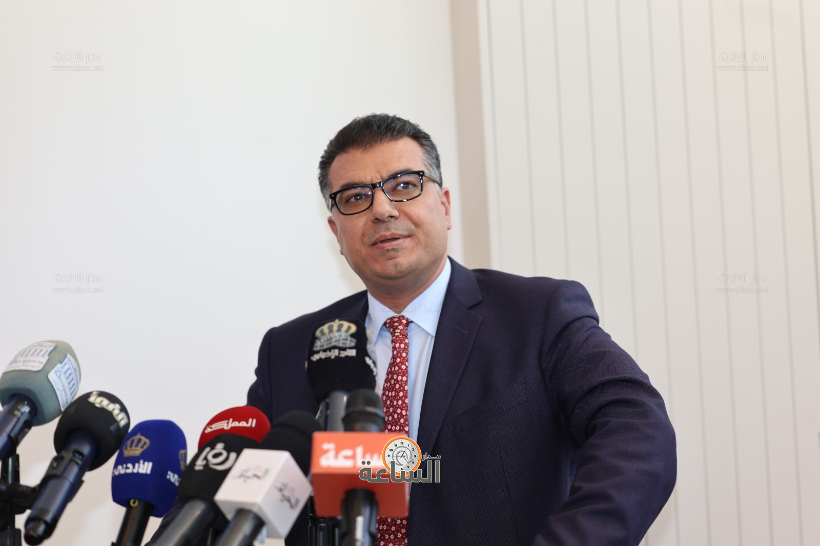 Madar Al-Saa Images 0.32484713371584095