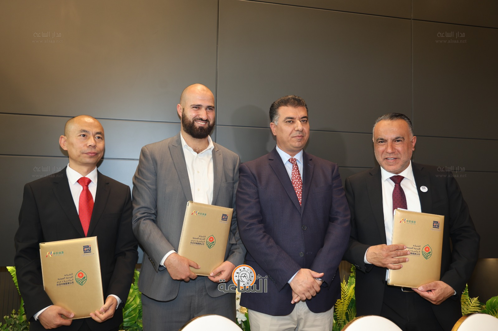 Madar Al-Saa Images 0.9905248335722053