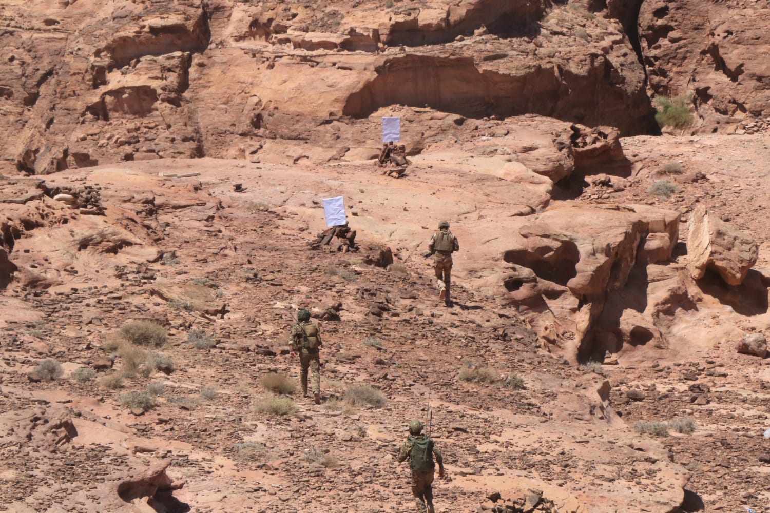 Madar Al-Saa Images 0.9932567328243334