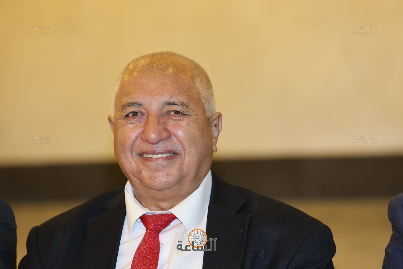 Madar Al-Saa Images 0.4363904376745964