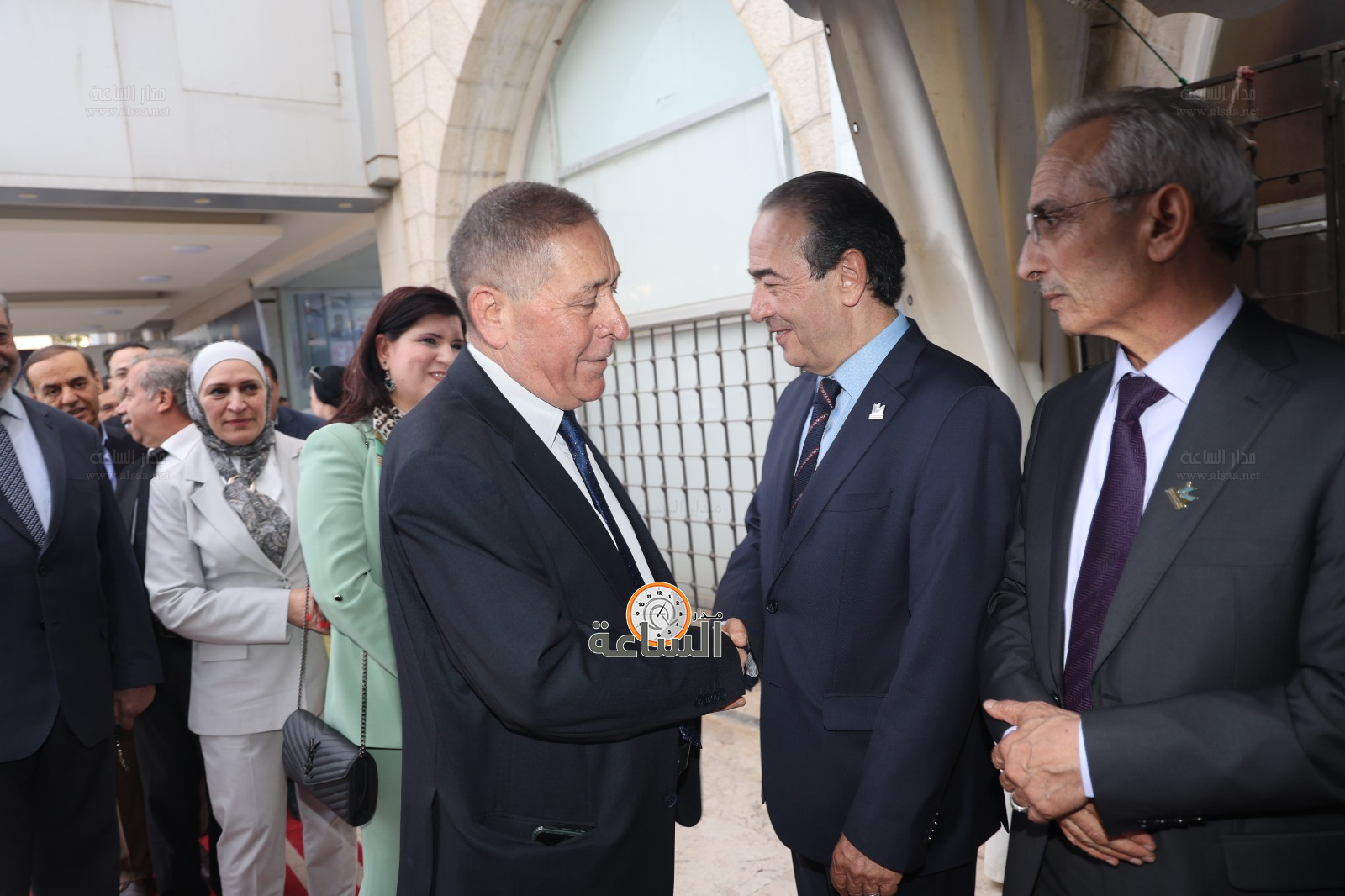 Madar Al-Saa Images 0.1944649344490338