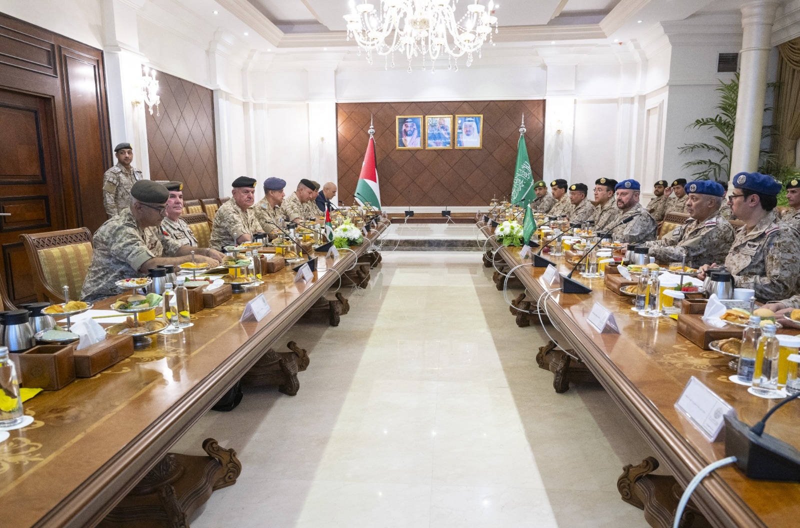 Madar Al-Saa Images 0.6066443415877985