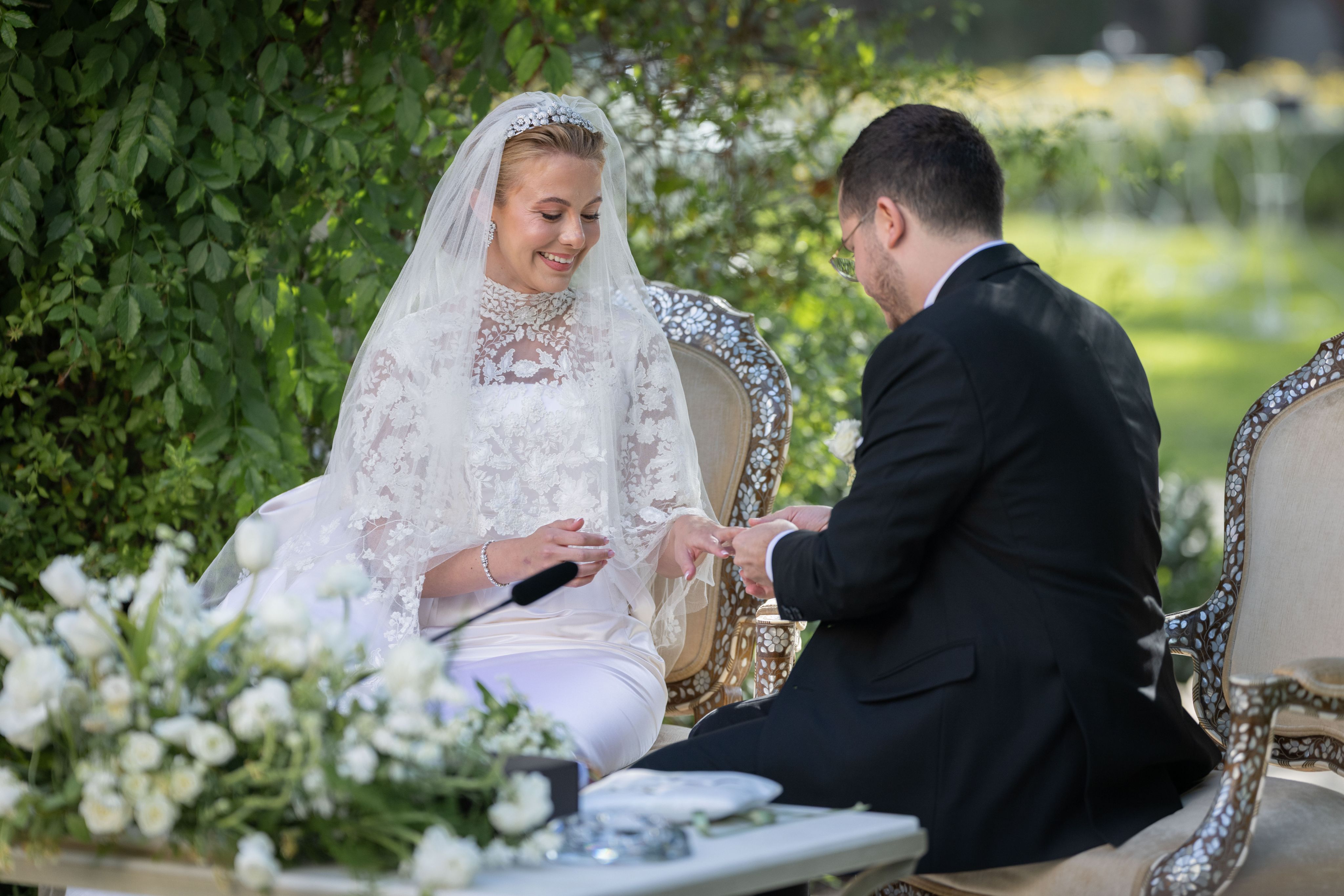 Madar Al-Saa Images 0.8797063644108893