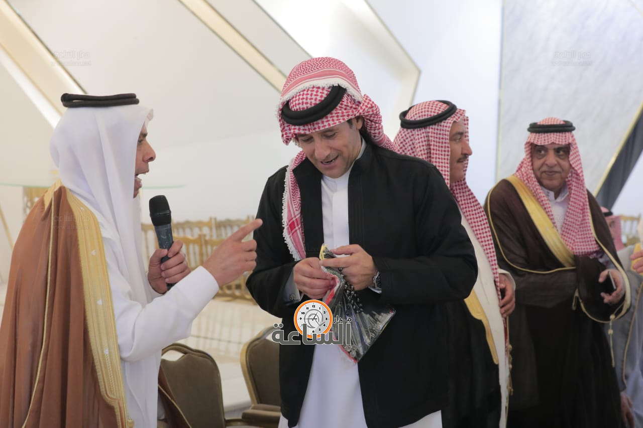 Madar Al-Saa Images 0.6392128684799305