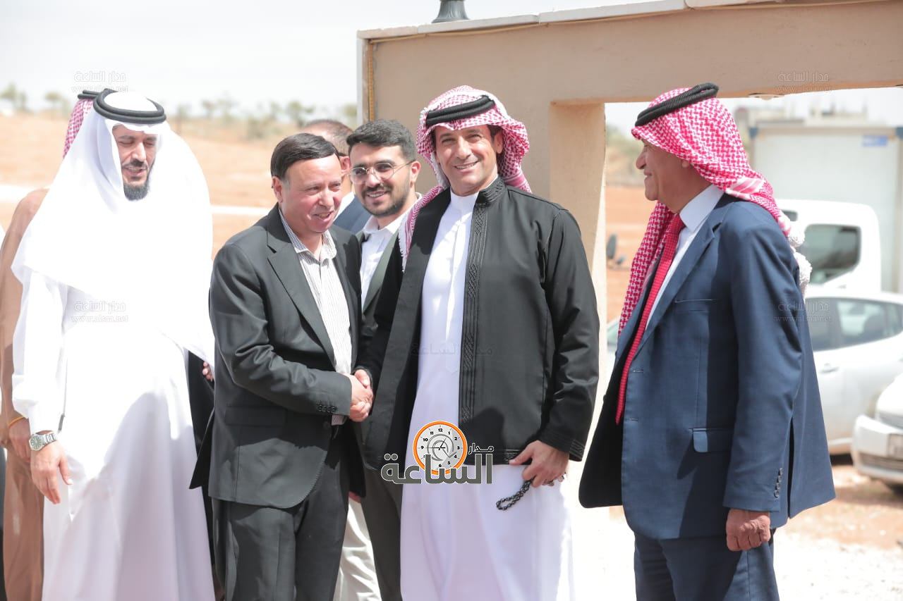 Madar Al-Saa Images 0.2903505778516825