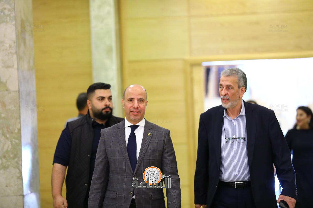 Madar Al-Saa Images 0.54044600783392