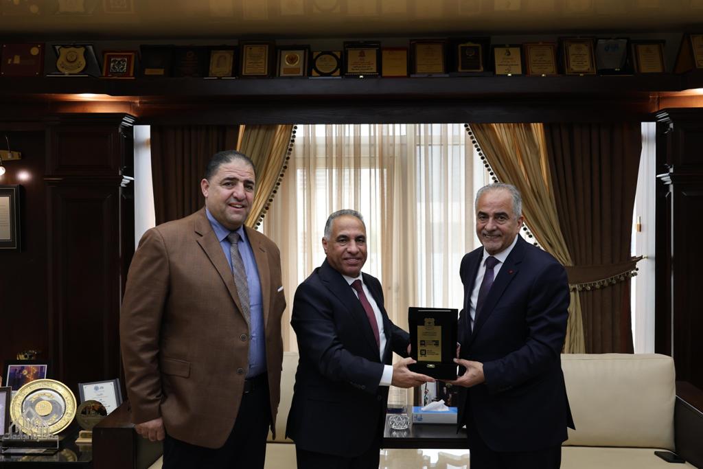 Madar Al-Saa Images 0.9258469472804877