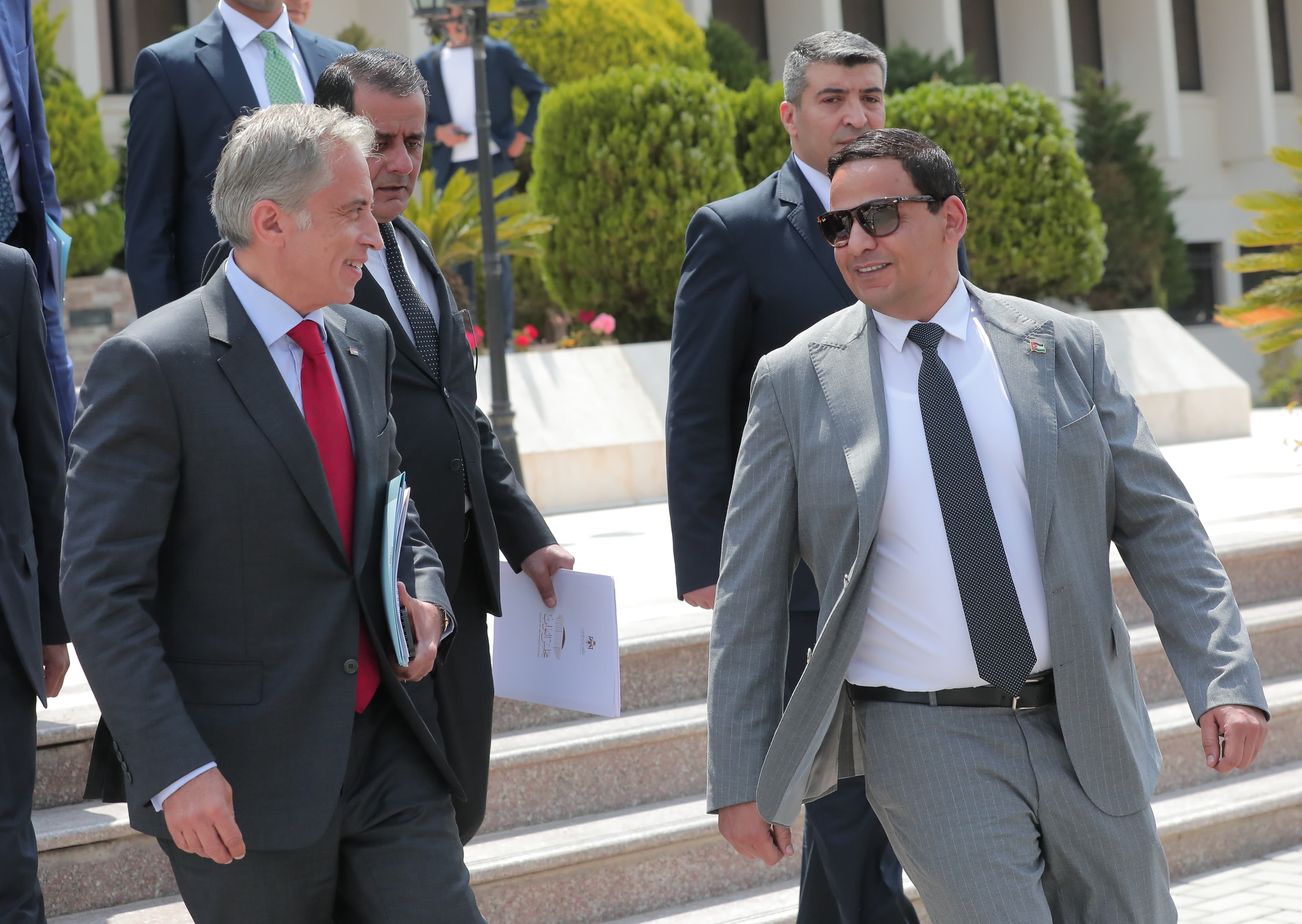 Madar Al-Saa Images 0.8181244644890407