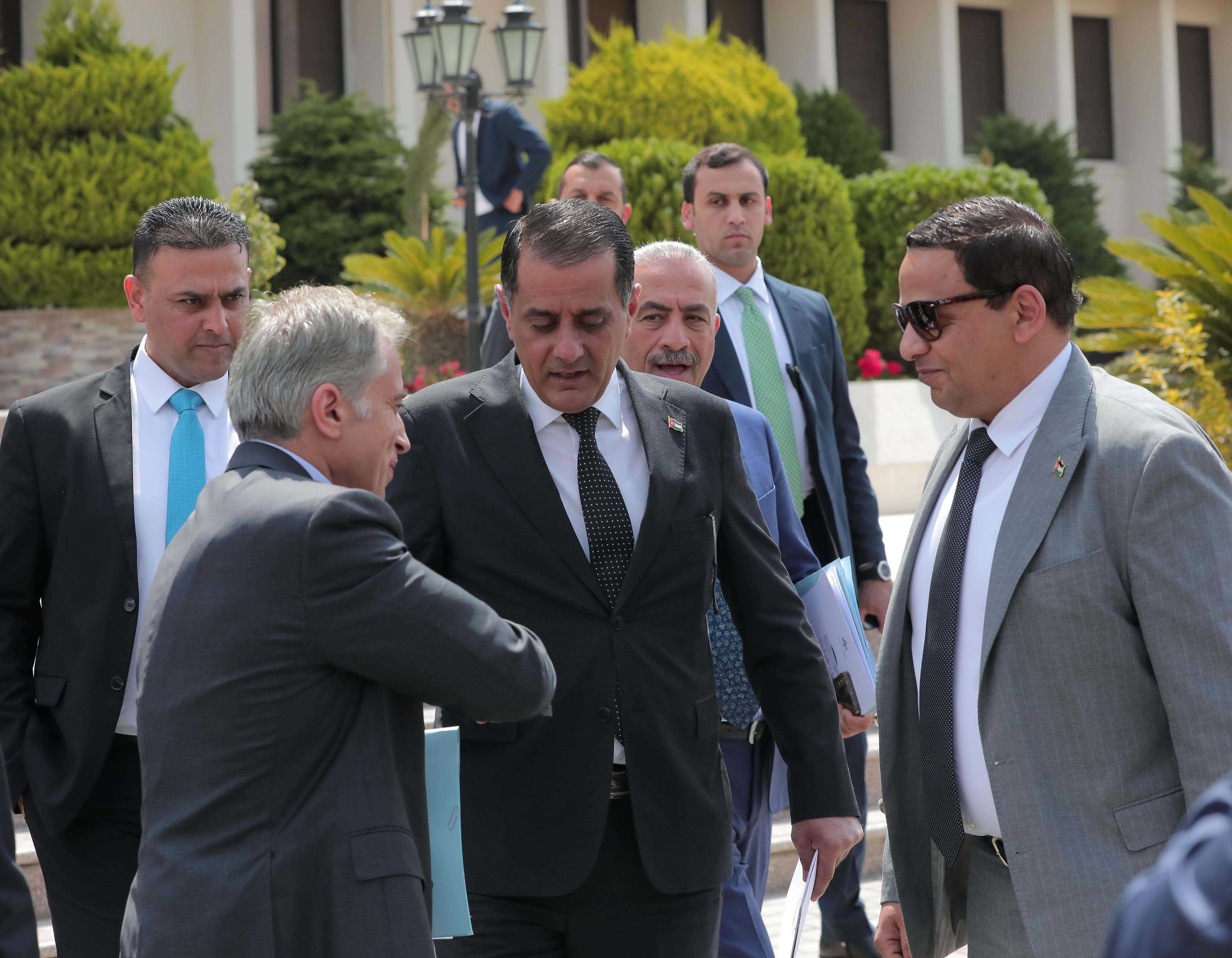 Madar Al-Saa Images 0.7694844458820408