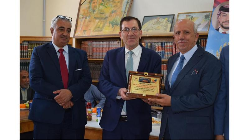 Madar Al-Saa Images 0.8221425675087325