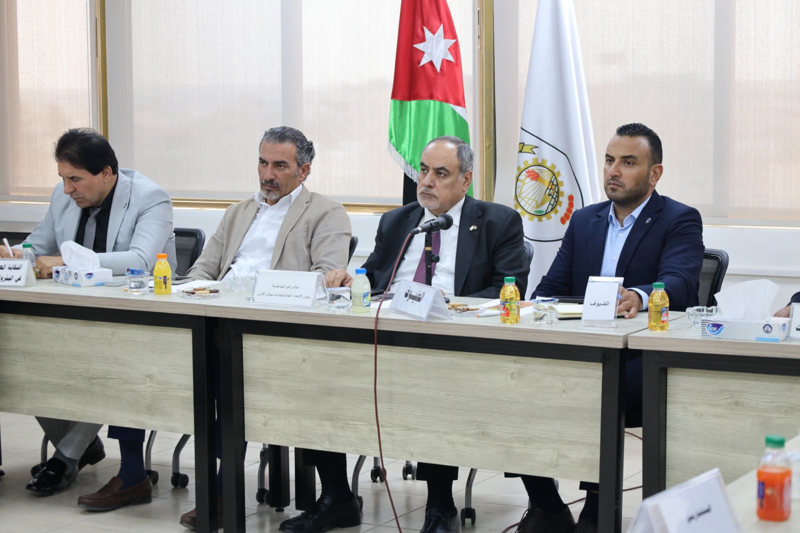 Madar Al-Saa Images 0.3048869654380324