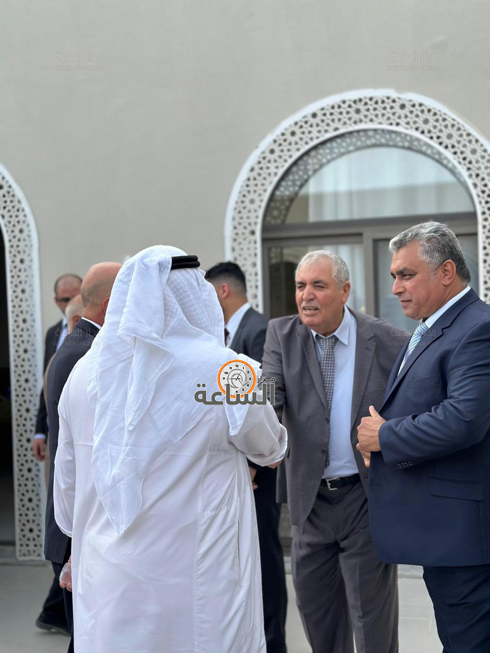 Madar Al-Saa Images 0.24391786824714146