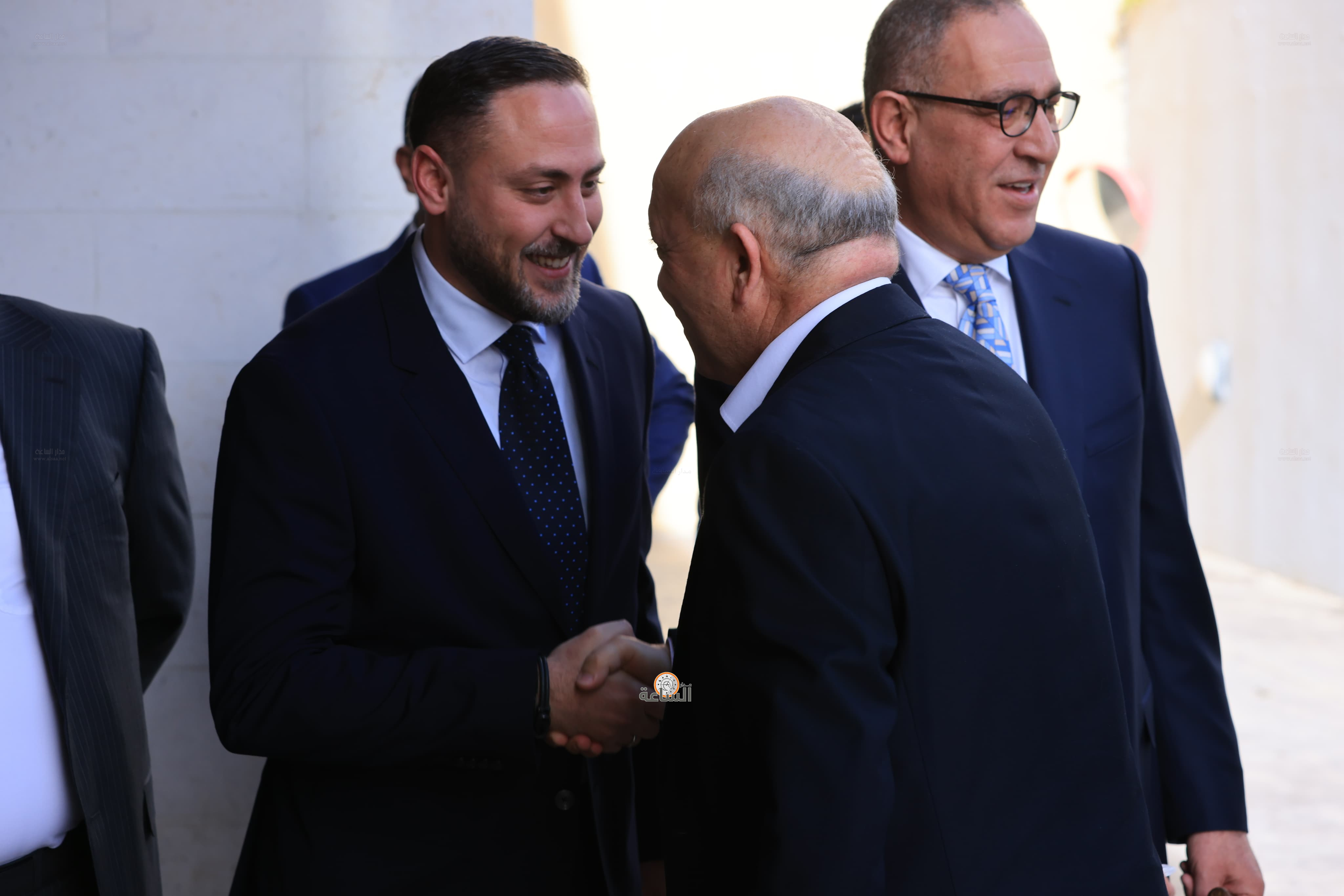 Madar Al-Saa Images 0.4528439061733609