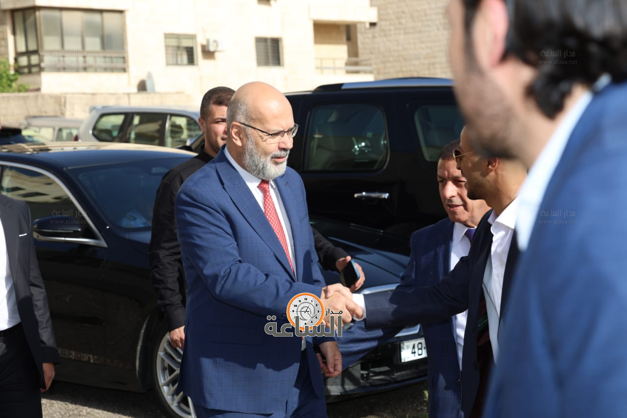 Madar Al-Saa Images 0.7899938003395949