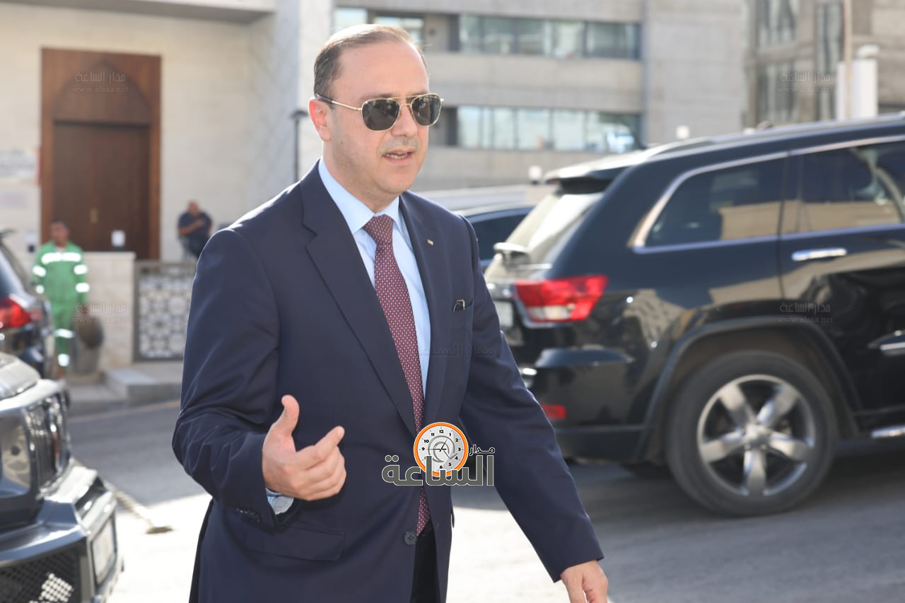 Madar Al-Saa Images 0.5696119662041206