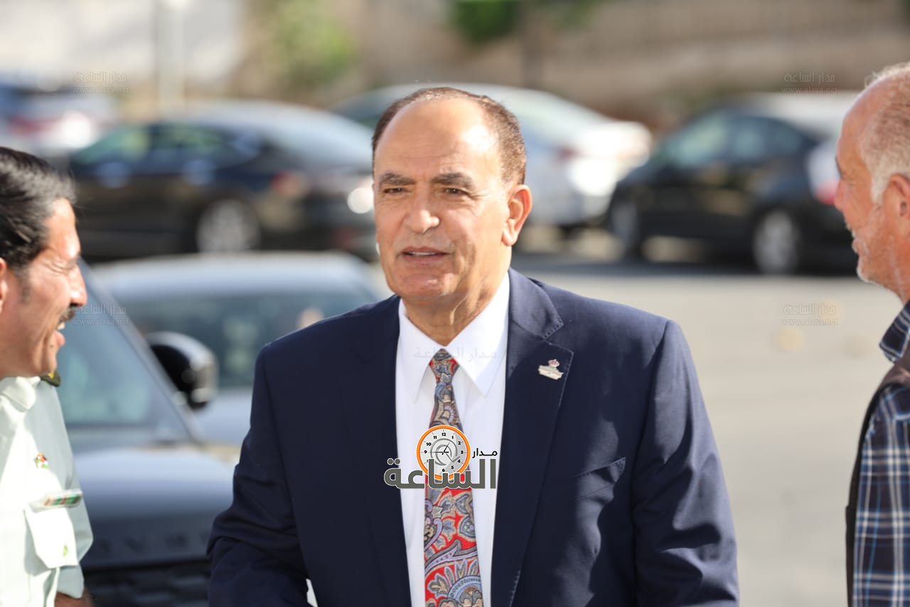 Madar Al-Saa Images 0.974890344479957