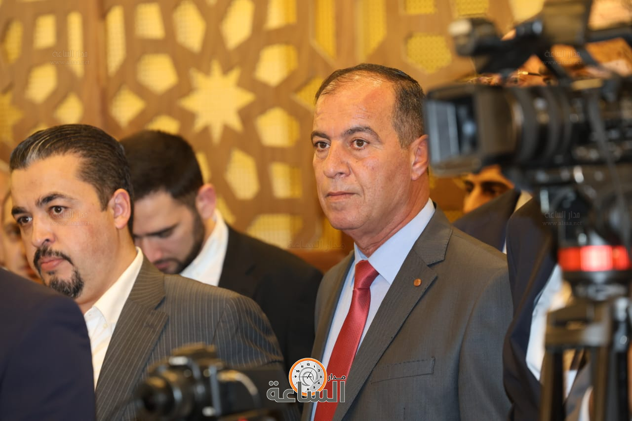 Madar Al-Saa Images 0.22445463875237315