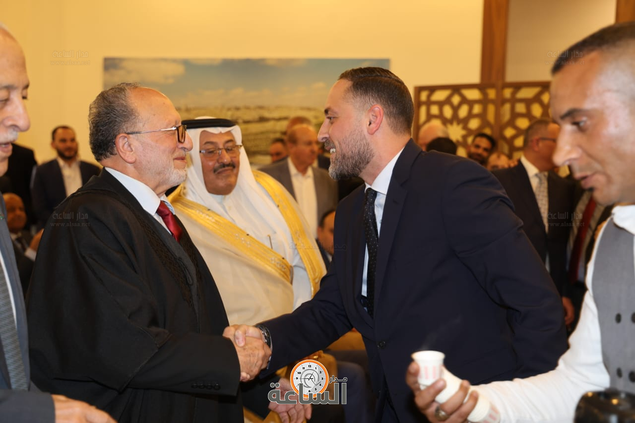 Madar Al-Saa Images 0.3845724097874741