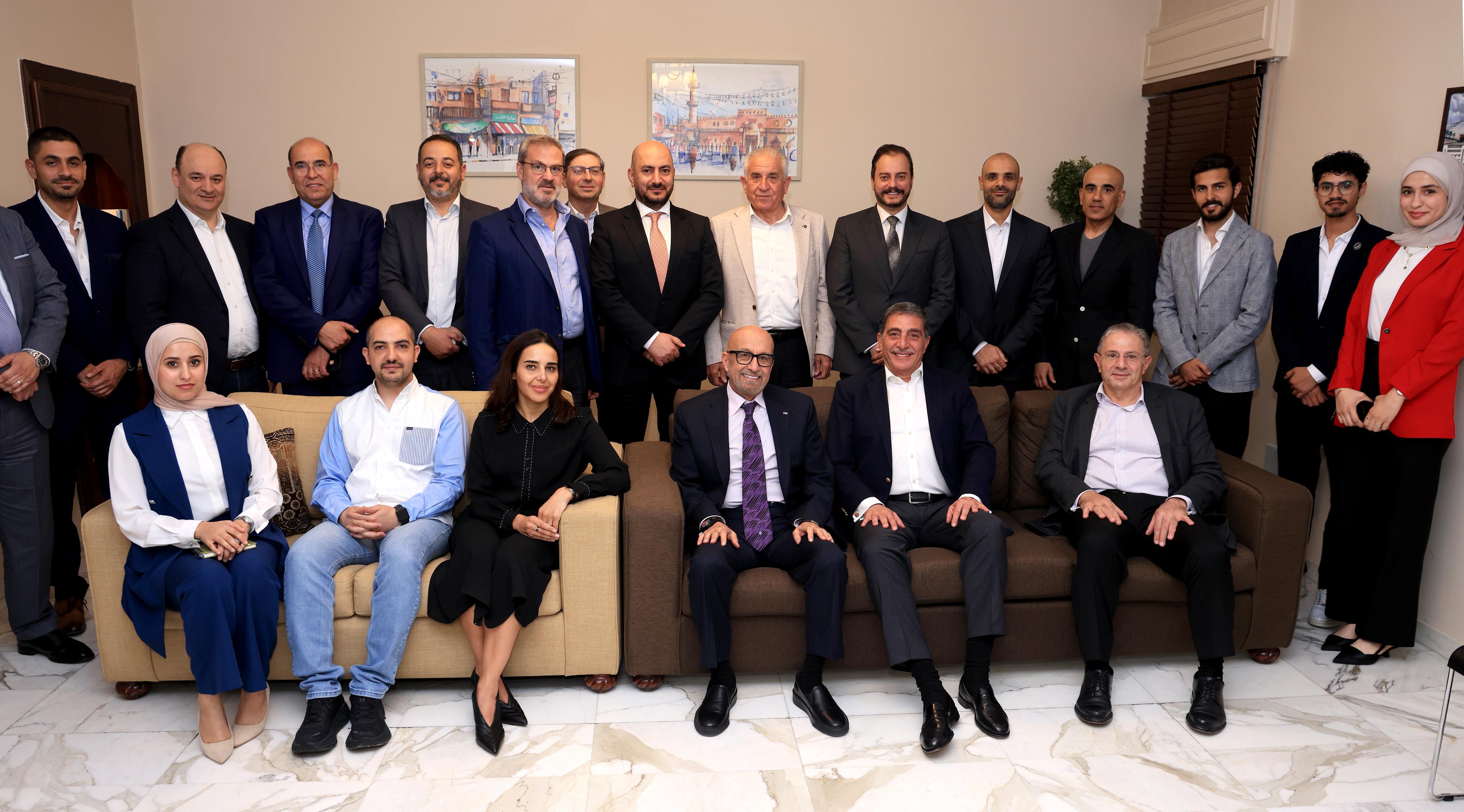 Madar Al-Saa Images 0.12496456279677592