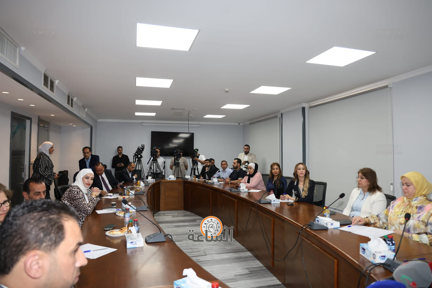 Madar Al-Saa Images 0.41432306117034357