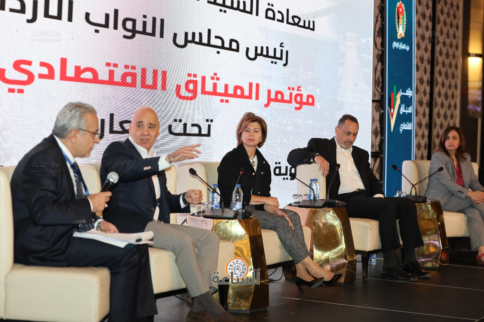 Madar Al-Saa Images 0.9489254843001138