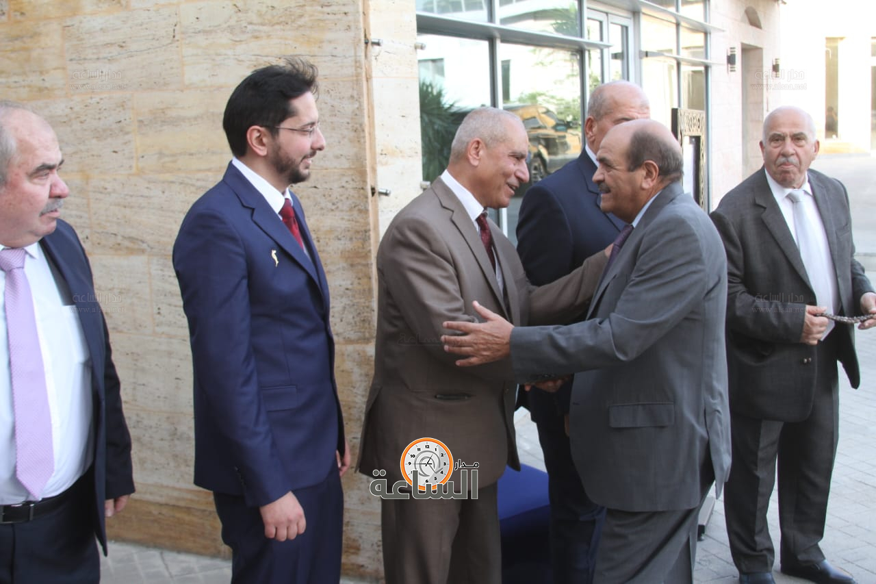 Madar Al-Saa Images 0.25708374537829115