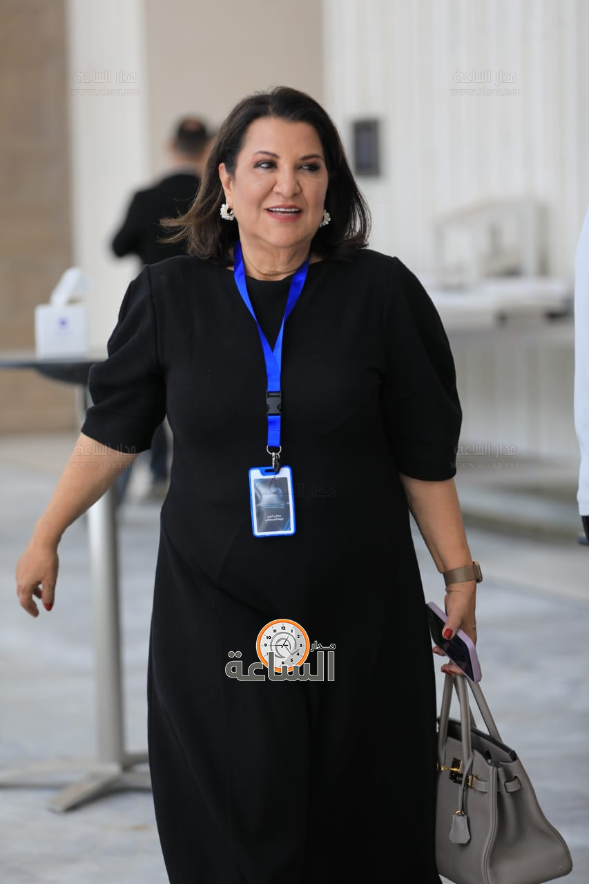 Madar Al-Saa Images 0.48284650239689897