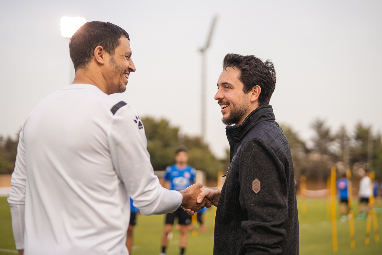 Madar Al-Saa Images 0.6982362352440233