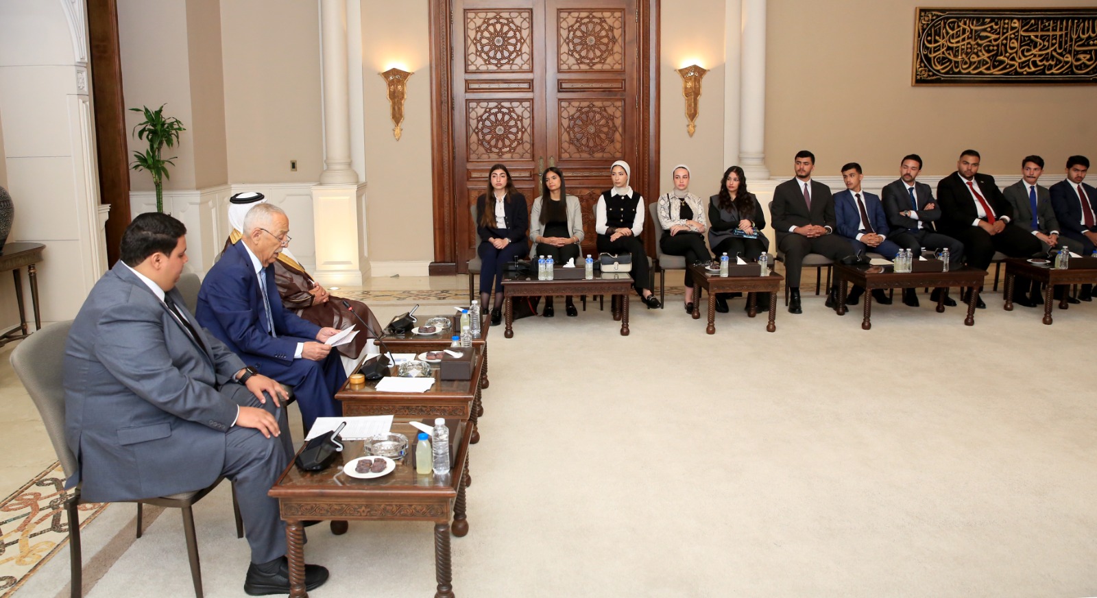 Madar Al-Saa Images 0.4100943760522522