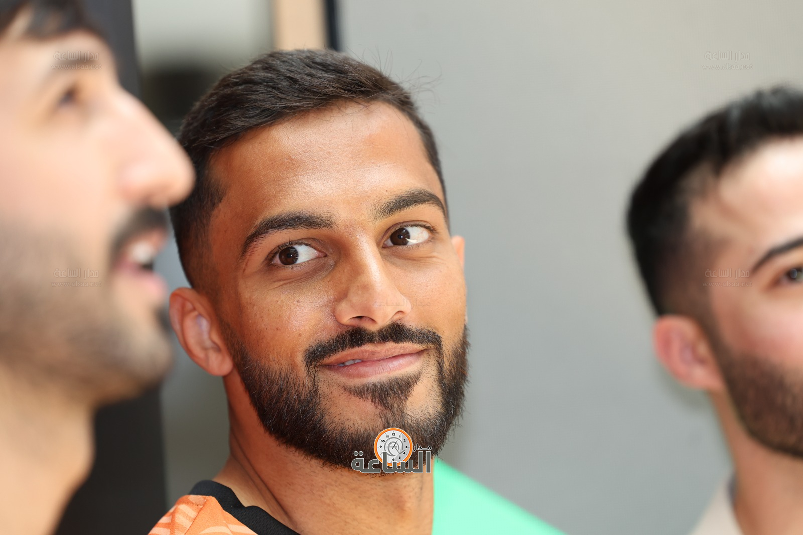 Madar Al-Saa Images 0.8819845813615887