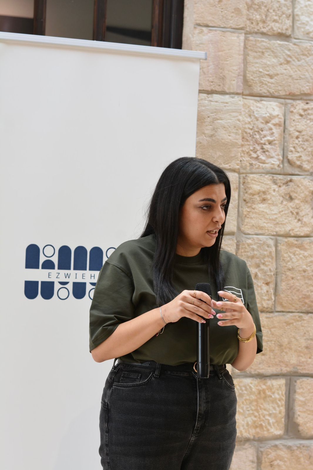 Madar Al-Saa Images 0.6005167540319238