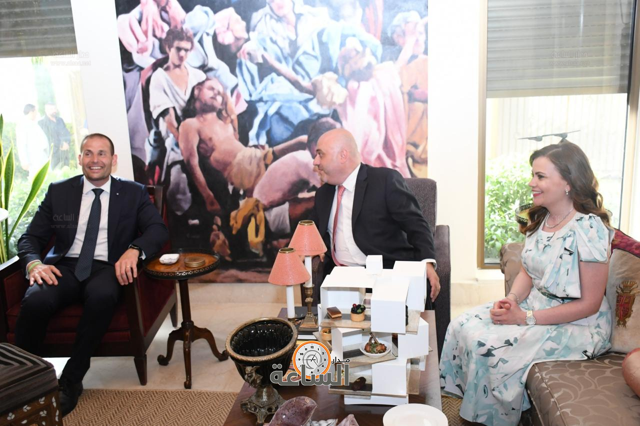 Madar Al-Saa Images 0.4301207388649948