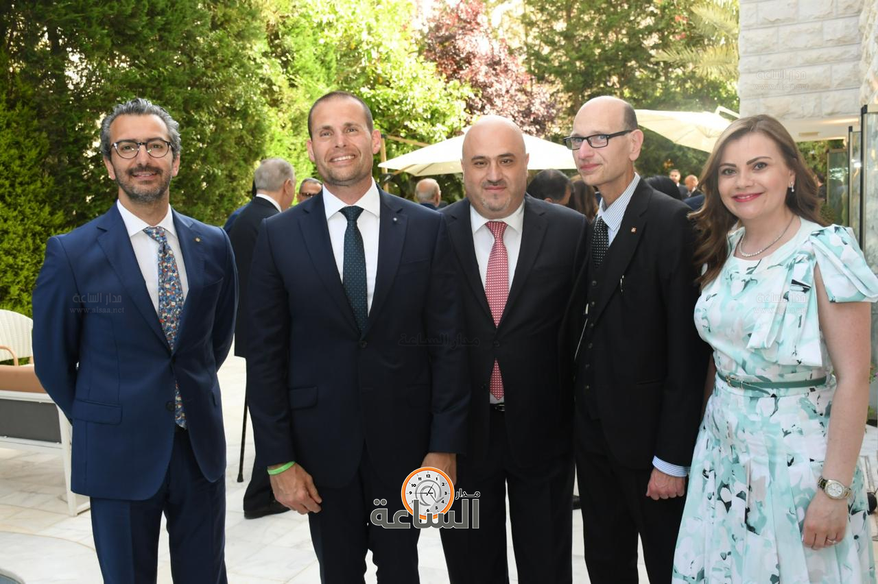 Madar Al-Saa Images 0.8212752684374398