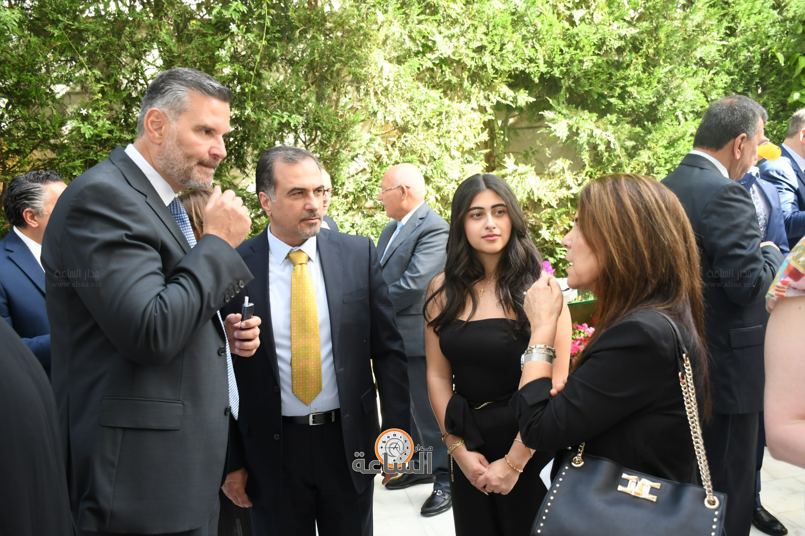 Madar Al-Saa Images 0.4830594350171301