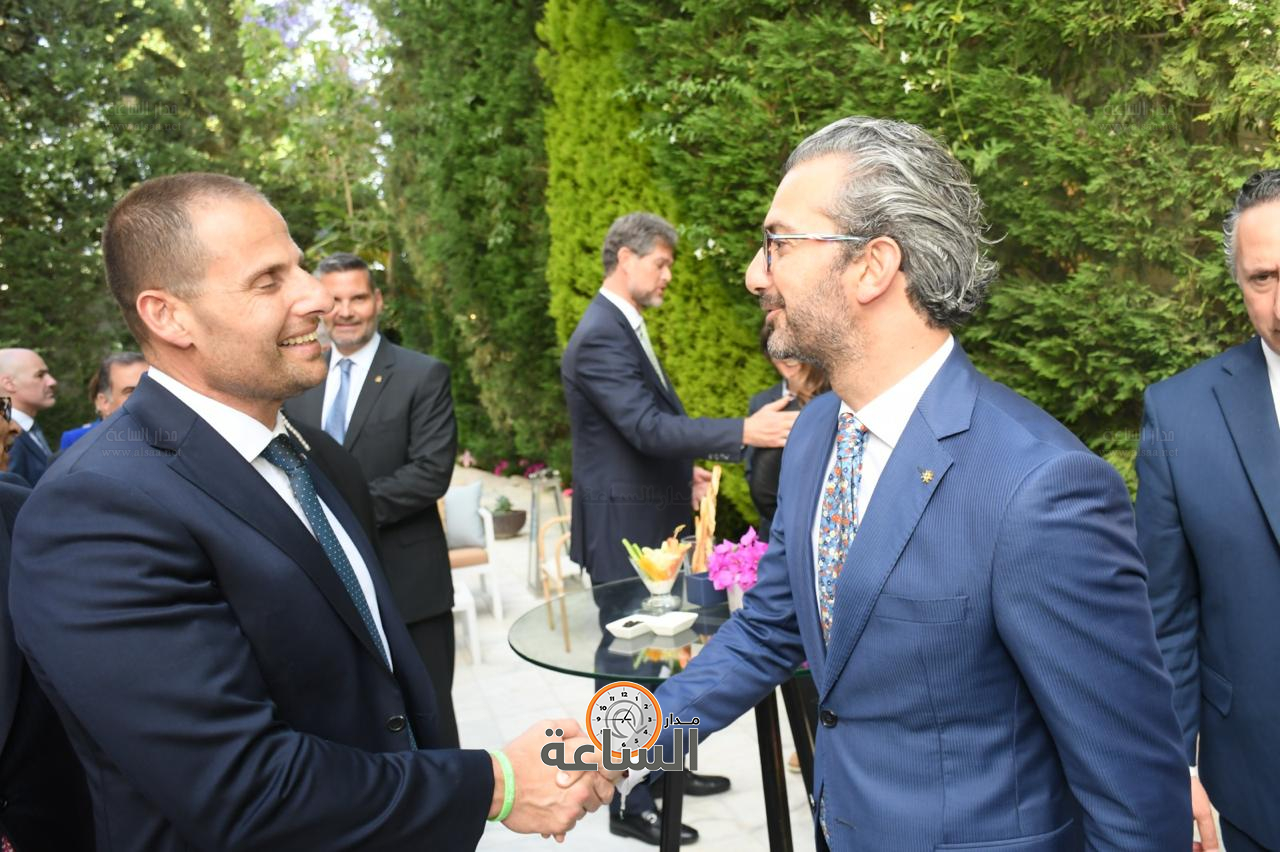 Madar Al-Saa Images 0.9782361031152815