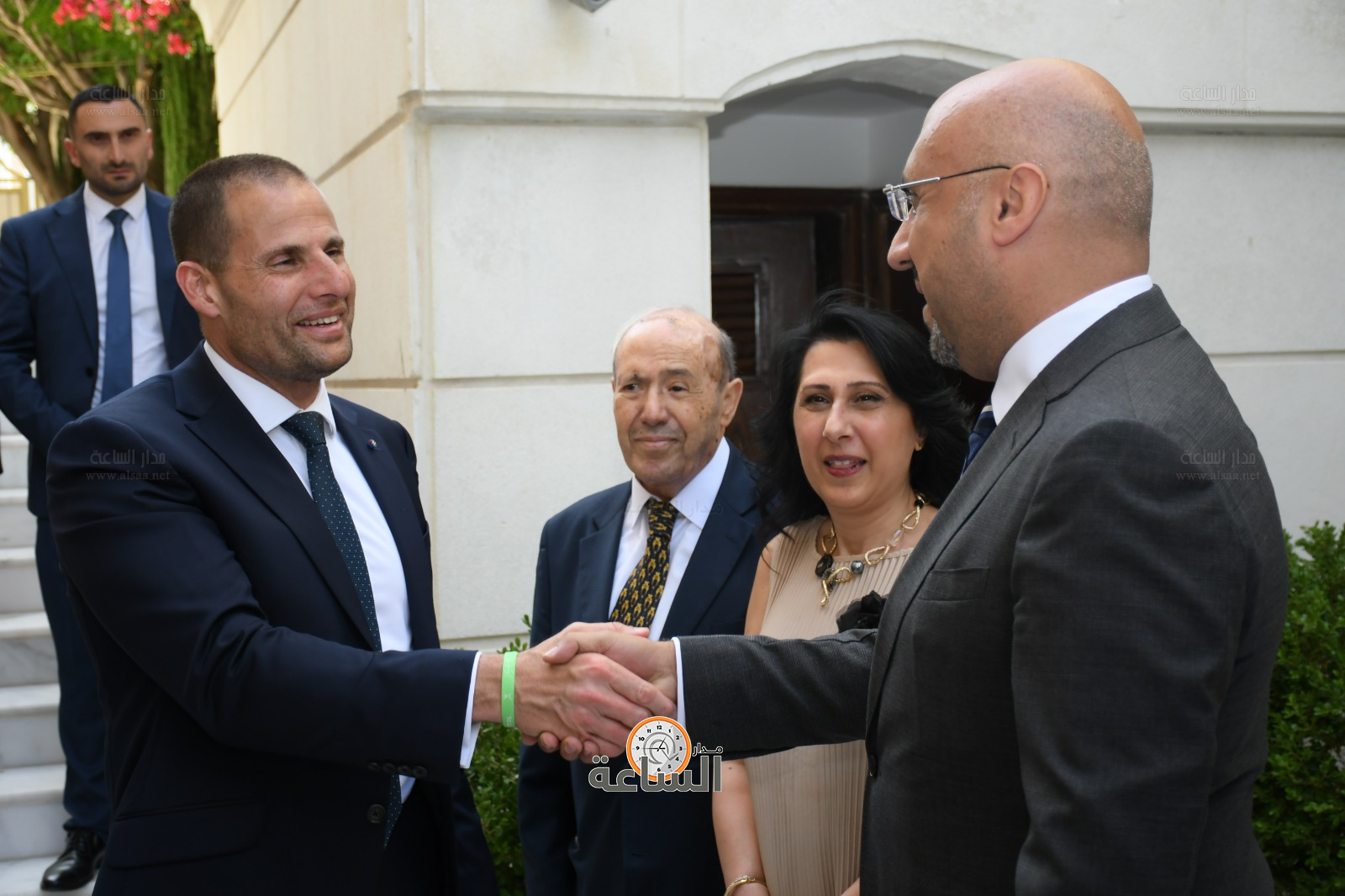 Madar Al-Saa Images 0.21954191662545686