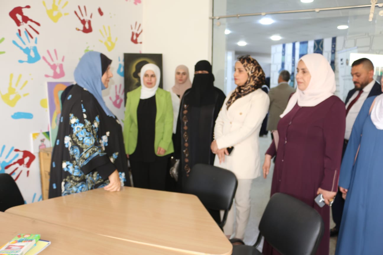 Madar Al-Saa Images 0.2428654615496041