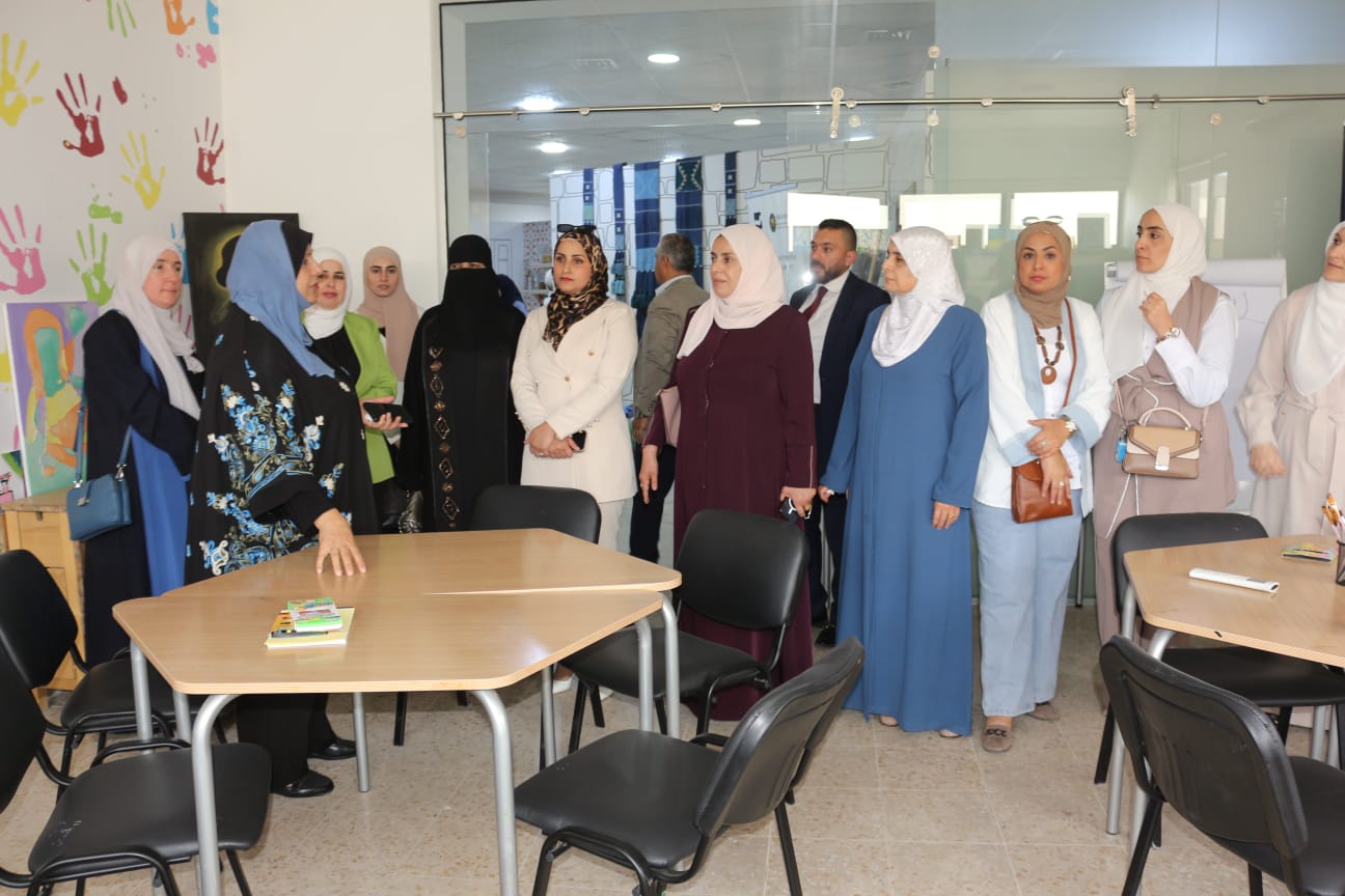 Madar Al-Saa Images 0.8140276169448236