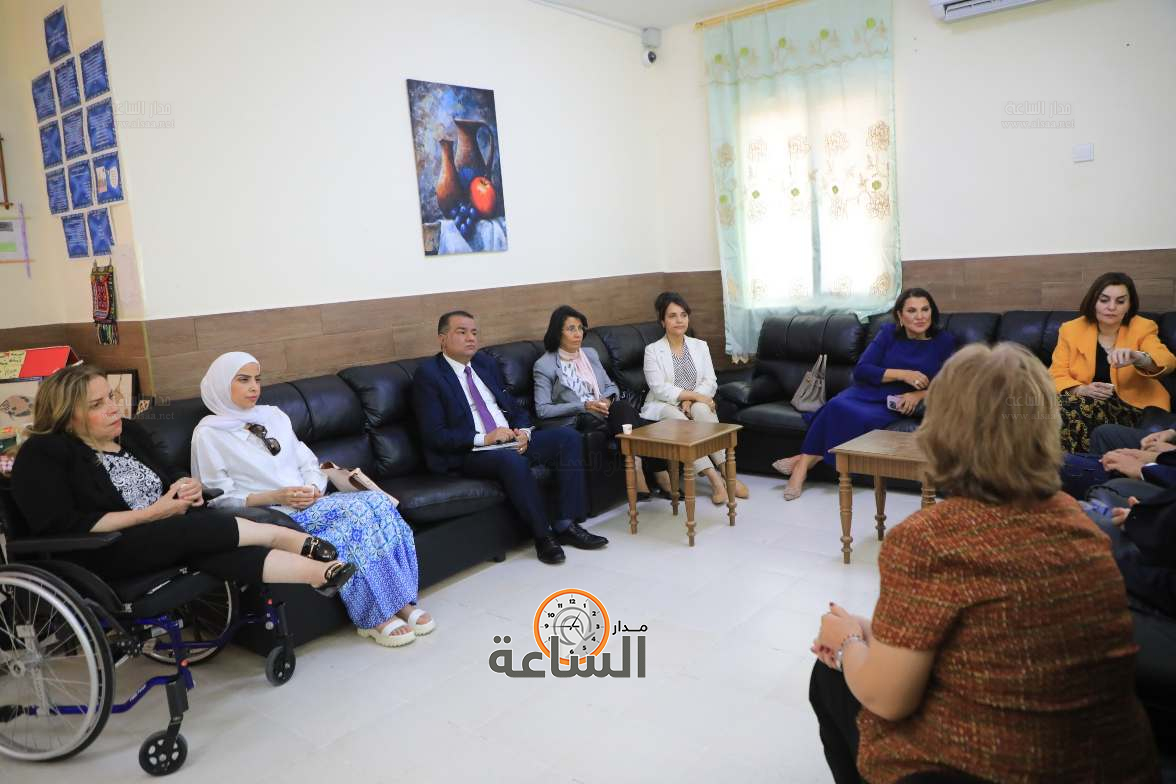 Madar Al-Saa Images 0.6828925184360718