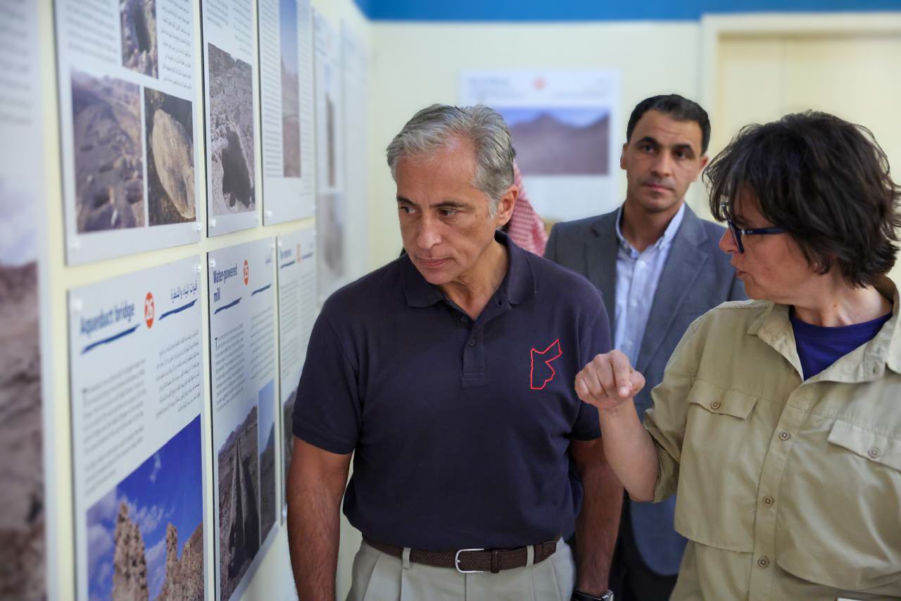 Madar Al-Saa Images 0.8349191461455442