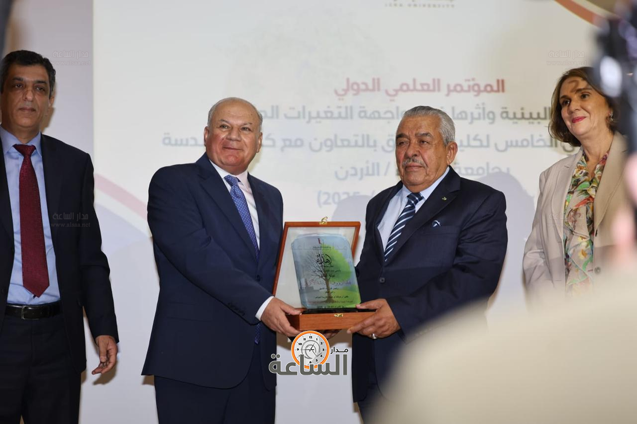 Madar Al-Saa Images 0.5733272793033245